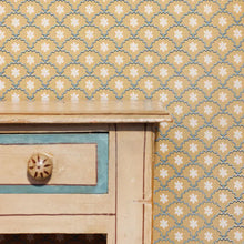 Load image into Gallery viewer, Daisy Scallops - Sand & Ink Wallcovering