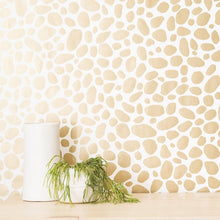 Load image into Gallery viewer, Hoya - Gold on Cream Wallcovering