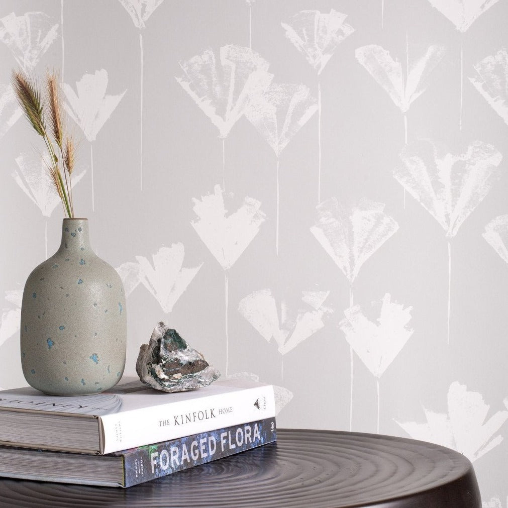 Botanica (Gray) Wallpaper