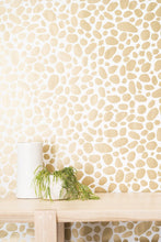 Load image into Gallery viewer, Hoya - Gold on Cream Wallcovering